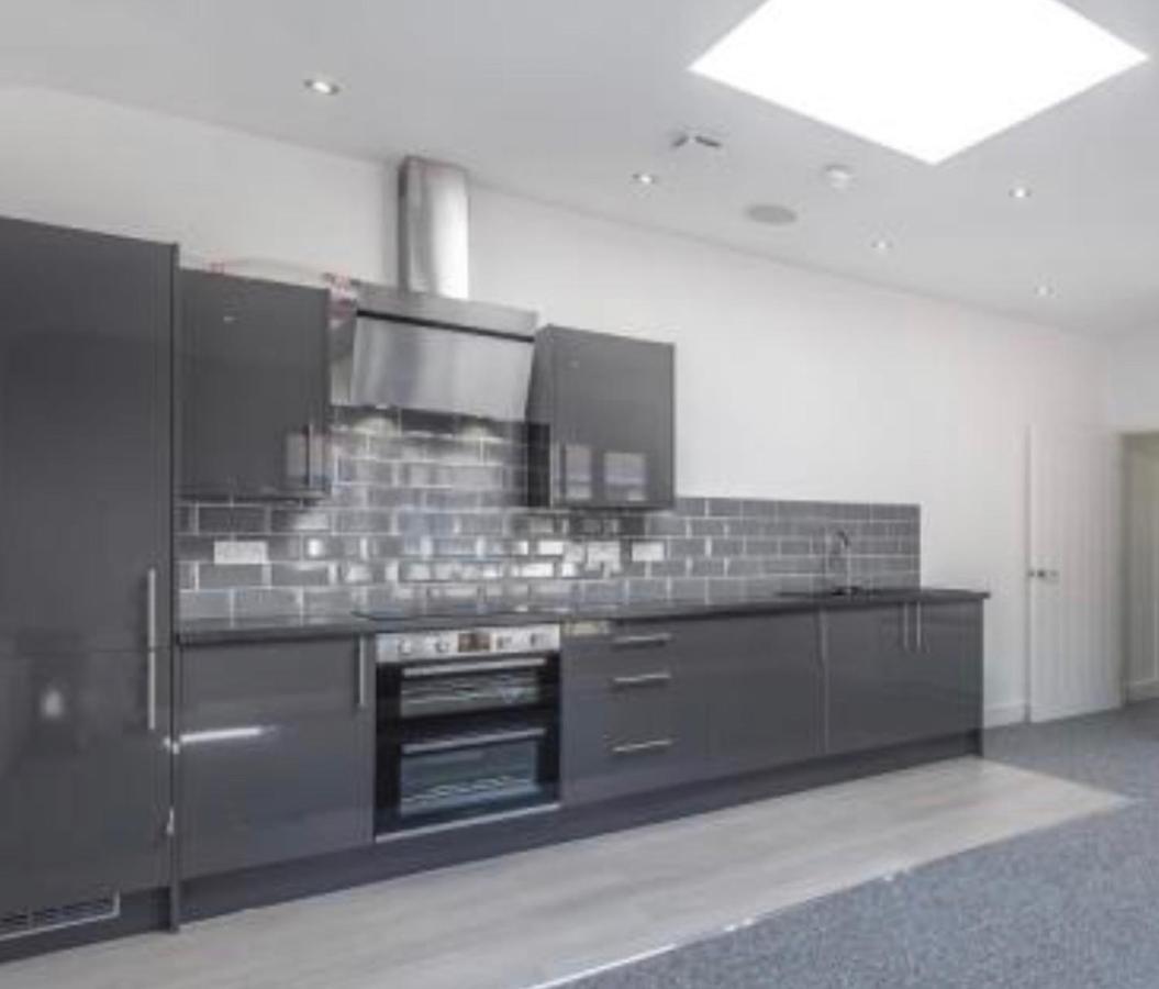 Premium Apartments Thatcham Broadway 外观 照片